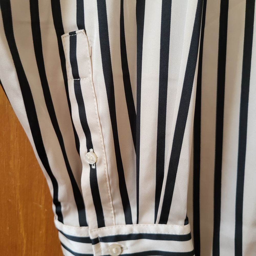 H&M Black and Cream Striped Blouse - Picture 4 of 5